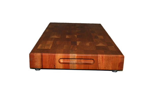 end-grain-wooden-cutting-board-with-handle-and-non-slip-feet (3)