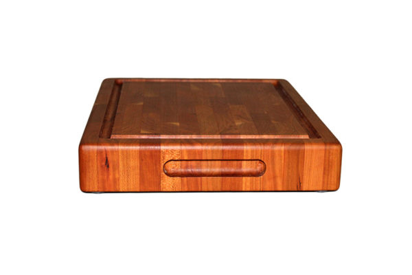 end-grain-wooden-cutting-board-with-handle-juice-grooves-and-non-slip-feet-side-view-showing-handle